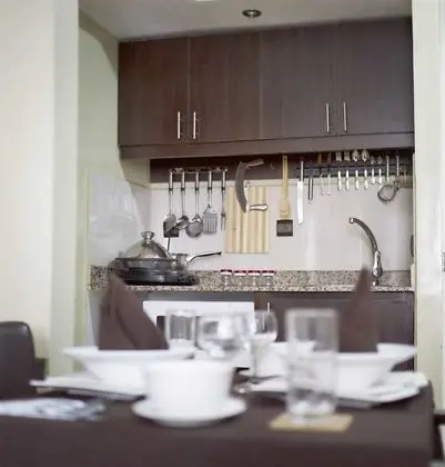 Üç Kişilik Oda, Sigara İçilmez, Balkon