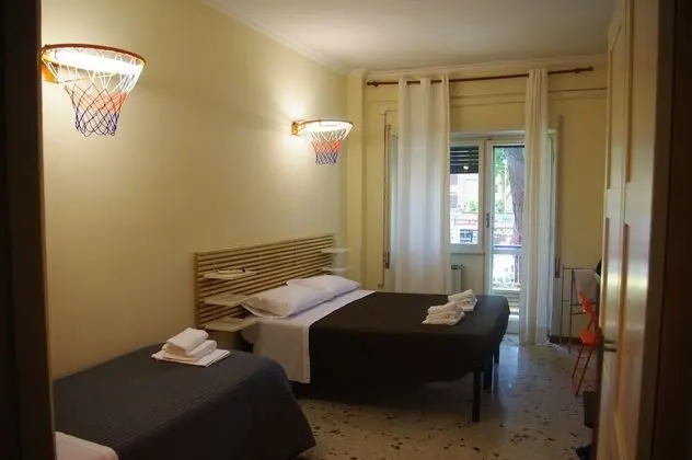 Üç Kişilik Oda, Ortak Banyo