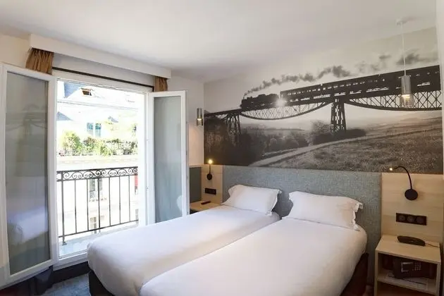 Comfort Tek Büyük veya İki Ayrı Yataklı Oda