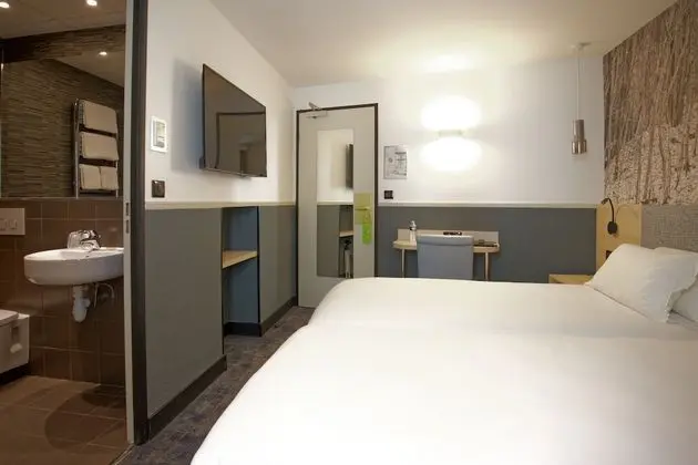 Comfort Tek Büyük veya İki Ayrı Yataklı Oda
