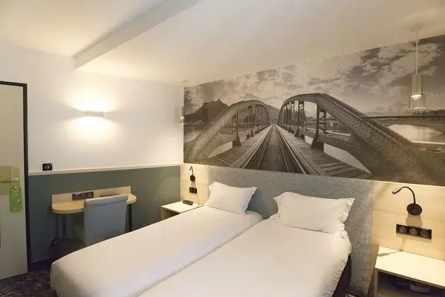 Comfort Tek Büyük veya İki Ayrı Yataklı Oda