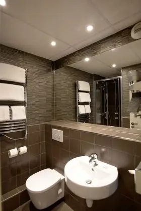 Comfort Tek Büyük veya İki Ayrı Yataklı Oda