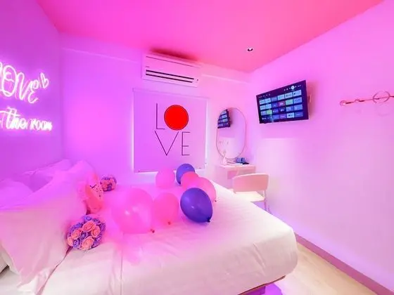 Romantic Tek Büyük Yataklı Oda