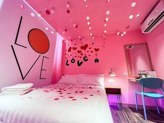 Romantic Themed Room
