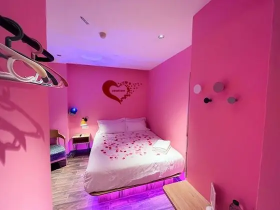 Romantic Themed Room