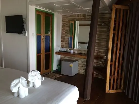 Family Beachfront Cottage (Sea Facing)