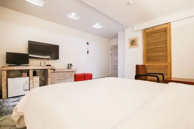 Premium Tek Büyük Yataklı Oda