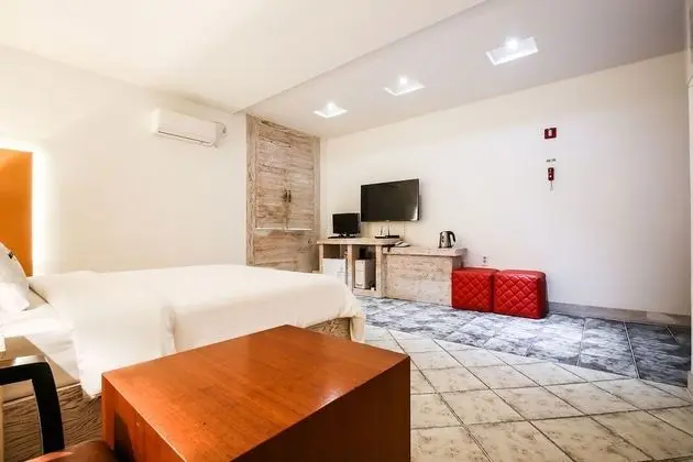 Premium Tek Büyük Yataklı Oda