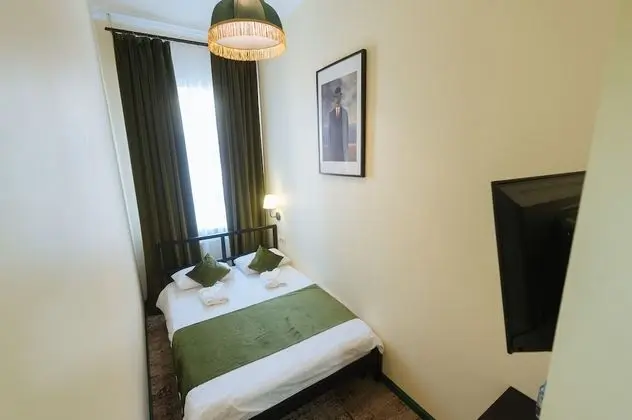 Standard Tek Büyük Yataklı Oda