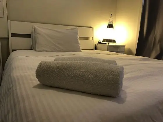 Tek Büyük Yataklı Oda, Ortak Banyo