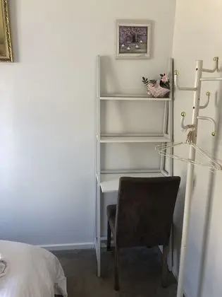 Tek Büyük Yataklı Oda, Ortak Banyo
