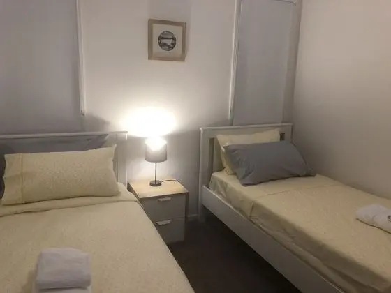 İki Ayrı Yataklı Oda, Ortak Banyo (6)