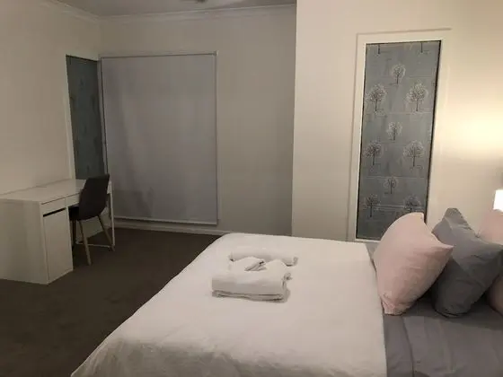 Tek Büyük Yataklı Oda (with Private Bathroom 8)
