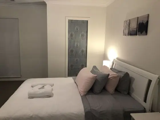 Tek Büyük Yataklı Oda (with Private Bathroom 8)