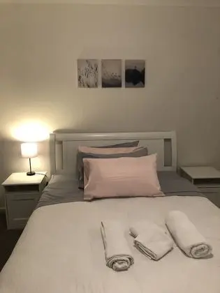 Tek Büyük Yataklı Oda (with Private Bathroom 8)