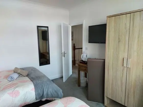 Ortak Ranzalı Oda, 1 Yatak Odası