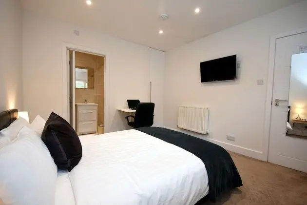 Tek Büyük Yataklı Oda, Banyolu/Duşlu