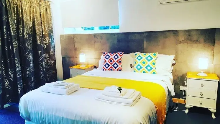 Exclusive Tek Büyük Yataklı Oda