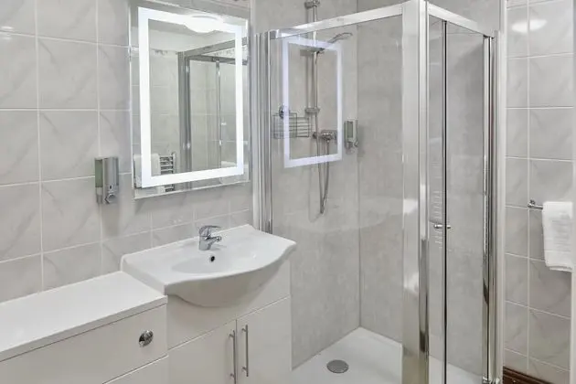 Tek Büyük Yataklı Oda, 1 Çift Kişilik Yatak