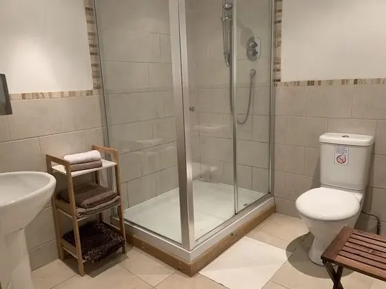 Stüdyo, Banyolu/Duşlu