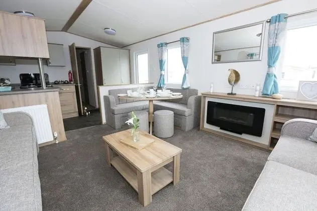 8 Berth Luxury Caravan Pet Free