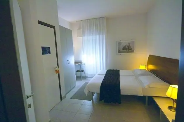 Economy Tek Büyük Yataklı Oda (lateral garden view)