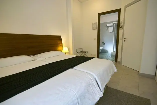 Economy Tek Büyük Yataklı Oda (lateral garden view)