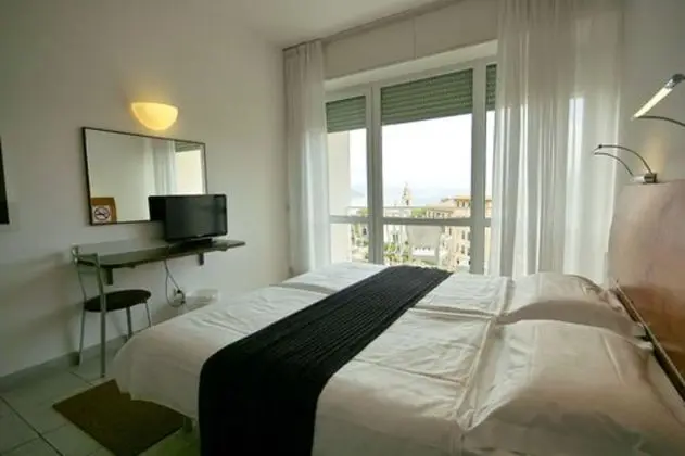 Standard Tek Büyük Yataklı Oda, Balkon, Deniz Manzaralı (frontal)