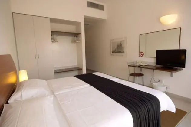 Standard Tek Büyük Yataklı Oda, Balkon, Deniz Manzaralı (frontal)