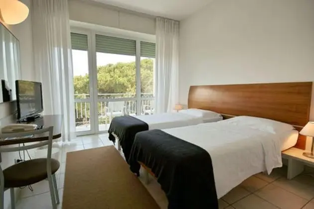 Standard Tek Büyük Yataklı Oda, Balkon, Deniz Manzaralı (frontal)