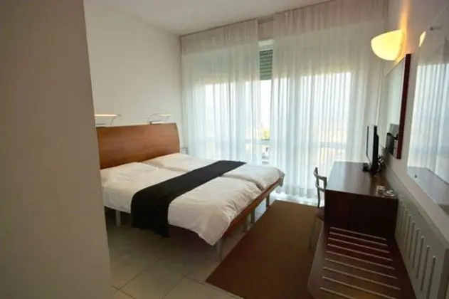 Standard Tek Büyük Yataklı Oda, Balkon, Deniz Manzaralı (frontal)