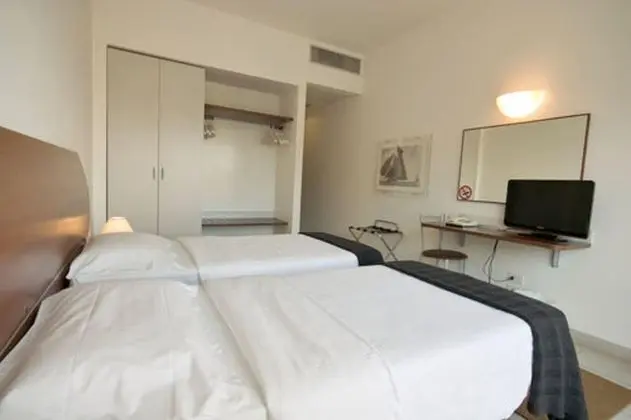 Standard Tek Büyük Yataklı Oda, Balkon, Deniz Manzaralı (frontal)