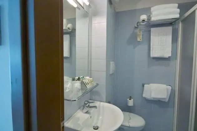 Standard Tek Büyük Yataklı Oda, Balkon, Deniz Manzaralı (frontal)