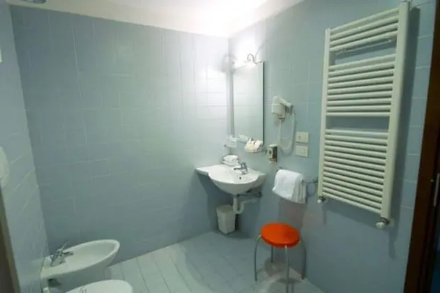 Standard Tek Büyük Yataklı Oda, Balkon, Deniz Manzaralı (frontal)