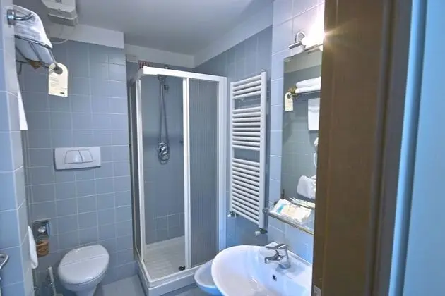 Standard Tek Büyük Yataklı Oda, Balkon, Deniz Manzaralı (frontal)