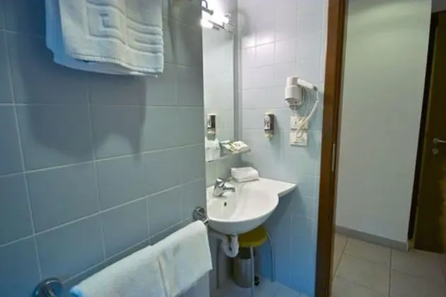 Üç Kişilik Oda, Balkon, Deniz Manzaralı (frontal)