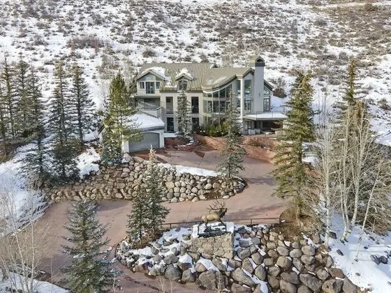 Ev (APRES Chalet)