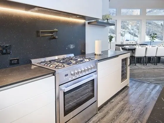 Ev (APRES Chalet)
