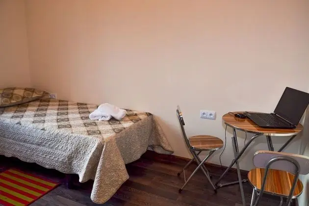 Standard Tek Büyük veya İki Ayrı Yataklı Oda, Ortak Banyo
