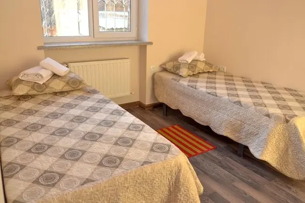 Standard Tek Büyük veya İki Ayrı Yataklı Oda, Ortak Banyo