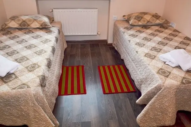 Standard Tek Büyük veya İki Ayrı Yataklı Oda, Ortak Banyo