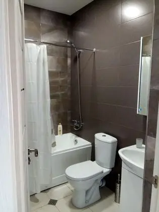Standard Tek Büyük veya İki Ayrı Yataklı Oda, Ortak Banyo