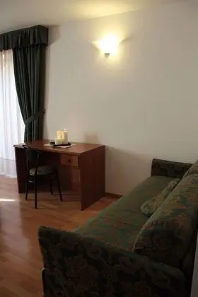 Üç Kişilik Oda