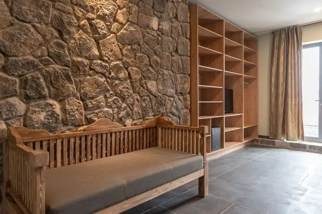 Superior Oda, Balkon