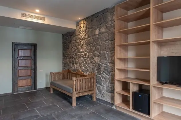 Superior Oda, Balkon
