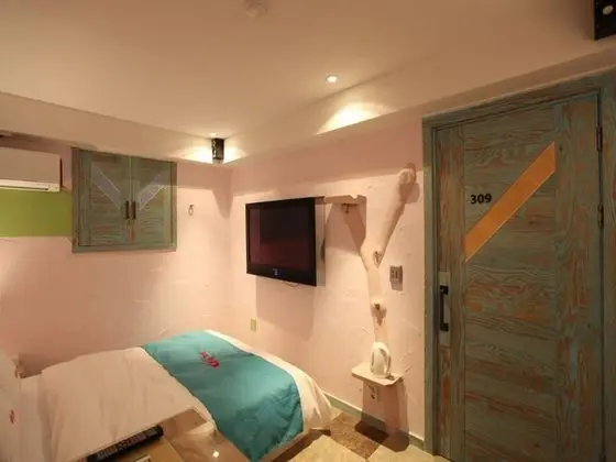 Standard Tek Büyük Yataklı Oda