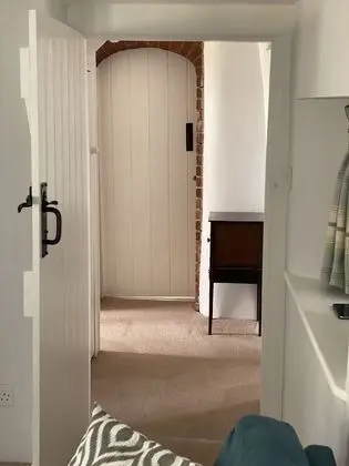 Luxury Kır Evi, Özel Banyo, Havuz Manzaralı (April Cottage)
