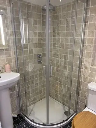 Luxury Kır Evi, Özel Banyo, Havuz Manzaralı (April Cottage)