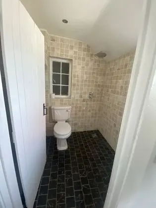 Luxury Kır Evi, Özel Banyo, Havuz Manzaralı (April Cottage)