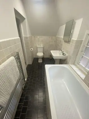Luxury Kır Evi, Özel Banyo, Havuz Manzaralı (April Cottage)